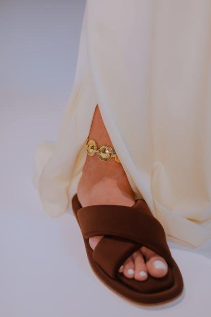 Chic and Elegant: The Rise of⁣ Minimalist ⁢Anklet Designs